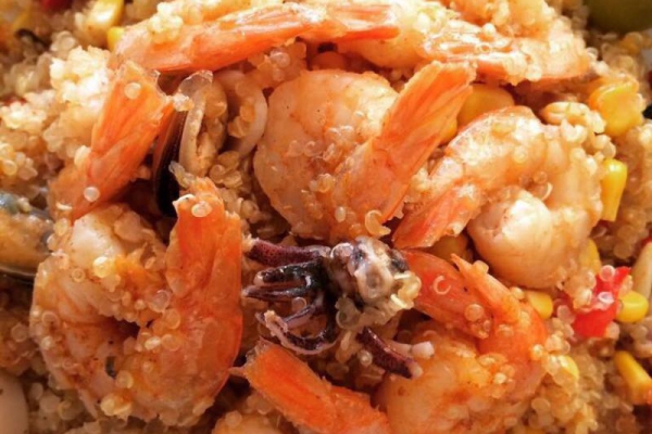 Komosa ryżowa (Quinoa) z owocami morza