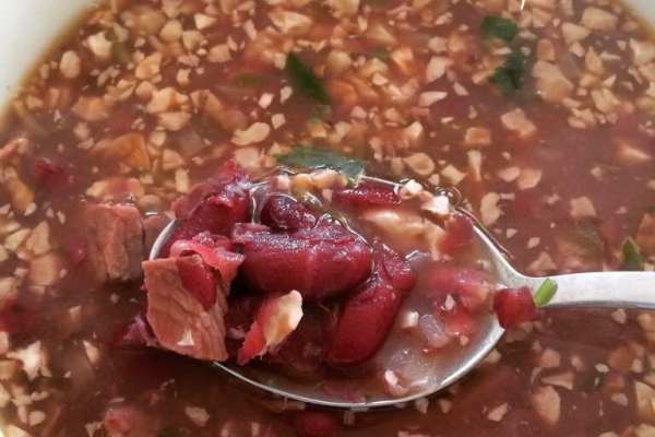 Łobachaszu – Ormiańska zupa z czerwonej fasoli