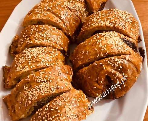 Pieczeń rzymska w cieście francuskim