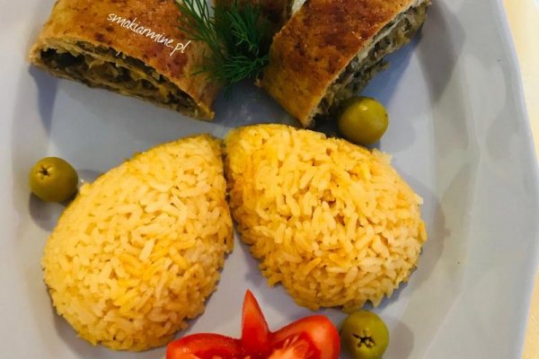 Rolada drobiowa z kapustą kiszoną i pieczarkami