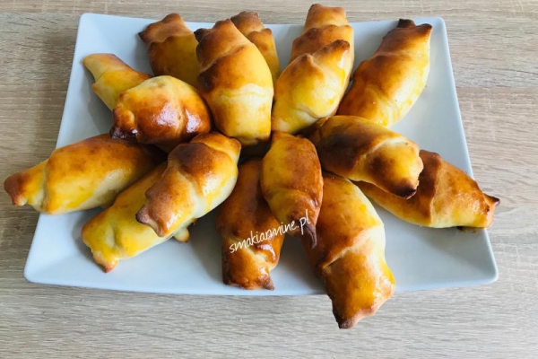 Rogaliki twarogowe z nadzieniem