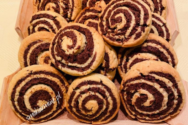 Dwukolorowe ciasteczka ślimaczki