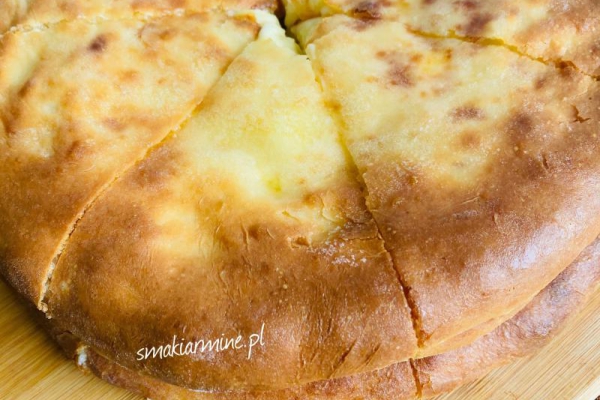 Osetyńskie pierogi/placki z serem i ziemniakami