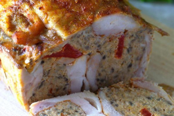 Drobiowa pieczeń z papryką i pieczarkami