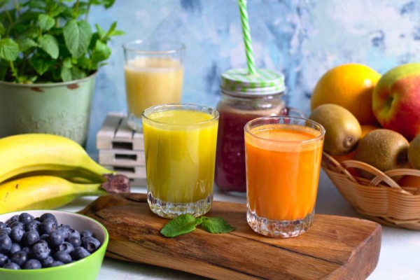 Wyciskarka czy blender – Co bardziej Ci się przyda?