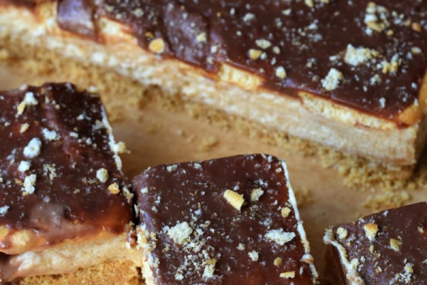 Ciasto bez pieczenia – z mascarpone i masłem orzechowym