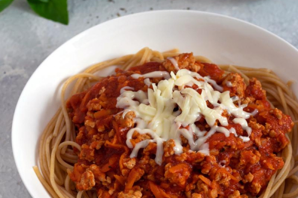 Spaghetti z mięsem drobiowym