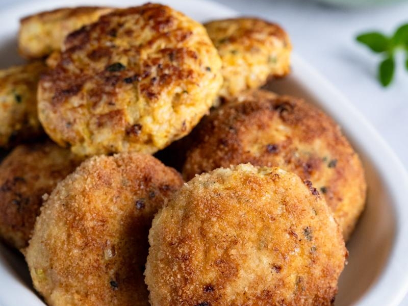 Kotleciki drobiowe z kalafiorem