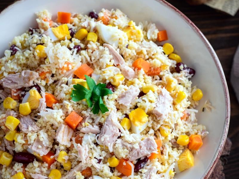 Sałatka z kuskusem i tuńczykiem