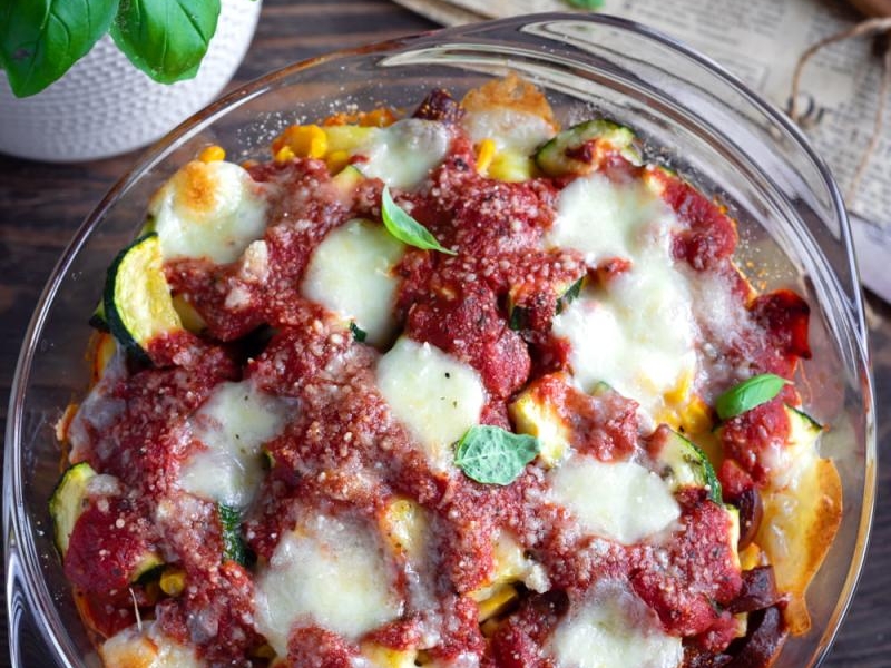 Gnocchi zapiekane z chorizo w pomidorowym sosie