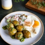 Młode ziemniaki z pesto...