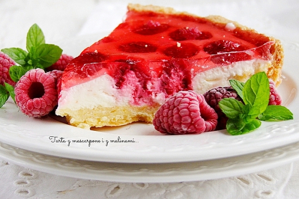 tarta z mascarpone i z malinami