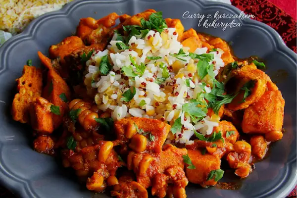 curry z kurczakiem i kukurydzą