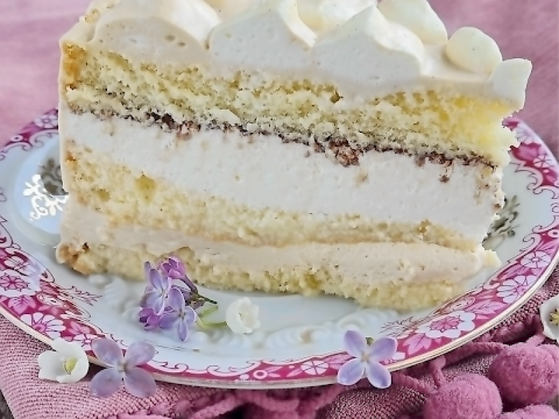 torcik z kremem śmietankowo-kawowym