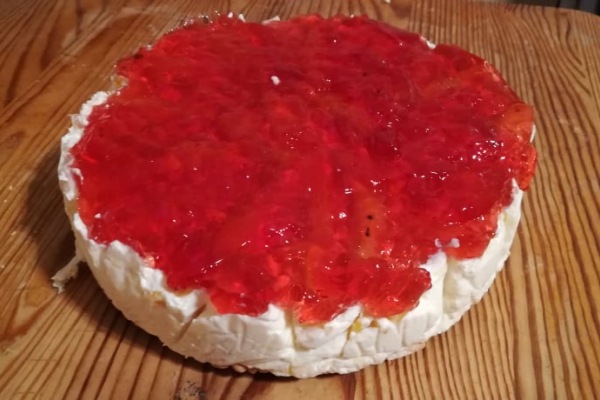 Sernik z owocami mango-bez pieczenia