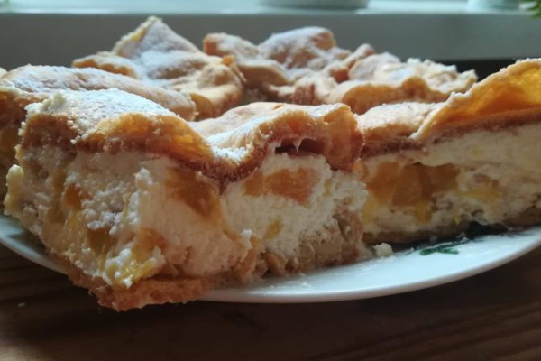 Ciasto karpatka -wszystkim znane i lubiane tym razem z owocami mango