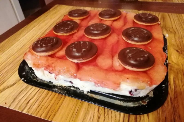 Ciasto Biedronka bez pieczenia -idealne gdy mamy awarie piekarnika