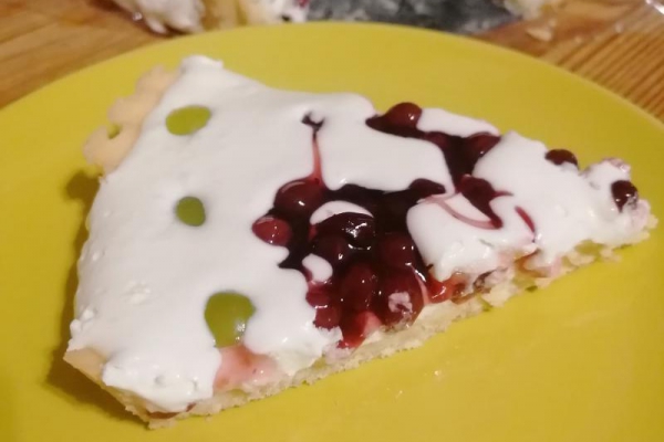 Tarta z owocami i mascarpone