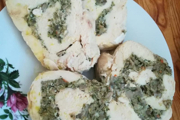 Pieczeń zrobiona z fileta z kurczaka