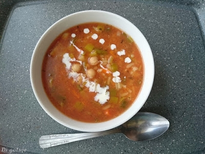 Zupa z ciecierzycą (z ryżem)