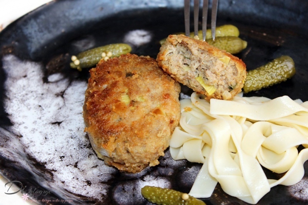 Kotlety mielone z porem, śmietaną i pieczywem graham + kilka kotletowych porad