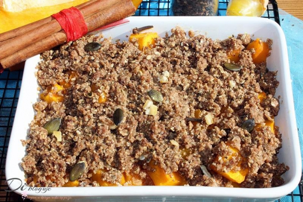 Dyniowe crumble z imbirem i goździkami