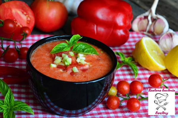 Pomidorowo - paprykowy chłodnik z nutką ostrości