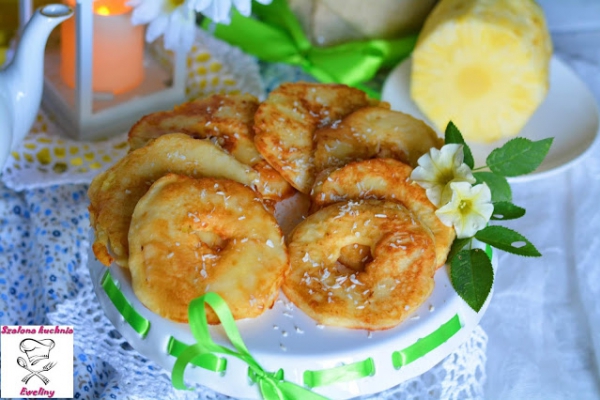 Ananasy w cieście