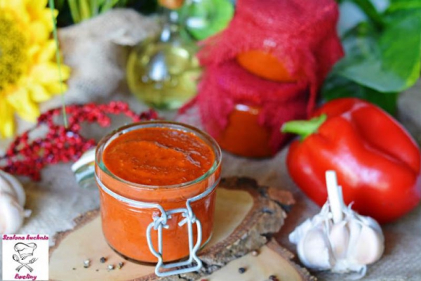 Domowy ketchup z czerwonej papryki