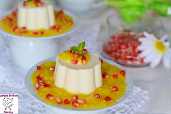 Panna cotta z waniliową nutą i egzotycznymi owocami
