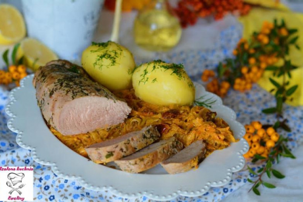 Polędwiczki wieprzowe w kremowym sosie marchewkowym