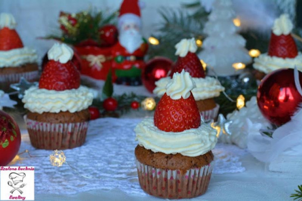 Muffinki czapki Mikołaja