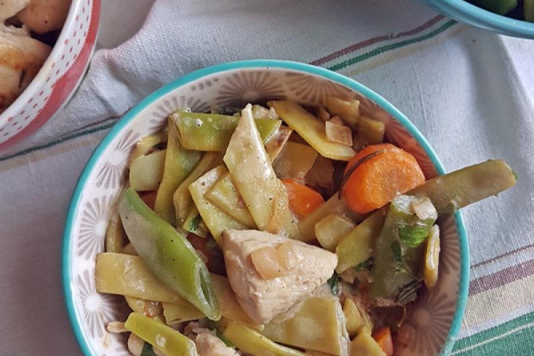 Potrawka z kurczaka i fasolki szparagowej