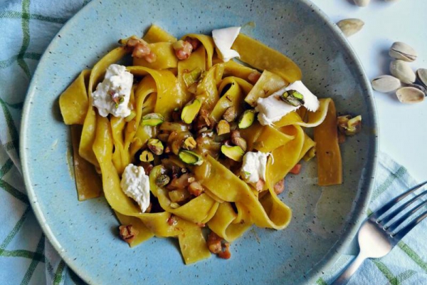 Makaron z pistacjami