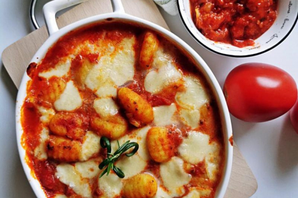 Szybka zapiekanka – gnocchi caprese