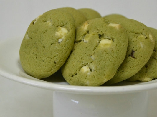 Lots of Green, Bit of White , czyli zielone cookies z herbatą matcha i białą czekoladą...