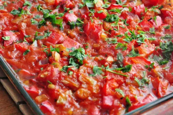 Udka zapiekane w sosie pomidorowo-paprykowym