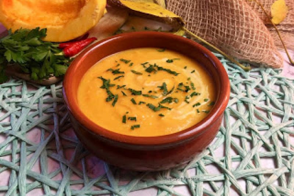 Zupa dyniowa z warzywami (zupa krem)