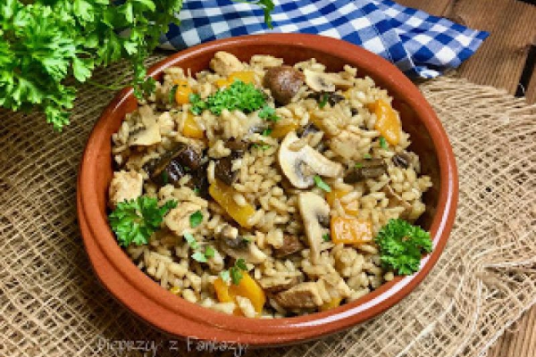 Risotto z grzybami suszonymi i kurczakiem na winie