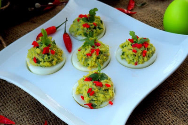 JAJKA FASZEROWANE GUACAMOLE