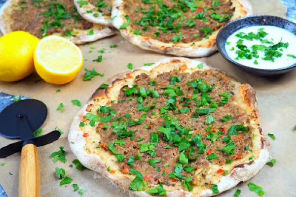LAHMACUN - TURECKA PIZZA