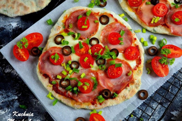 FLATBREAD PIZZA Z PATELNI