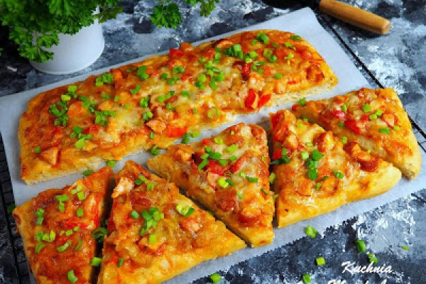 PIZZA Z LECZO