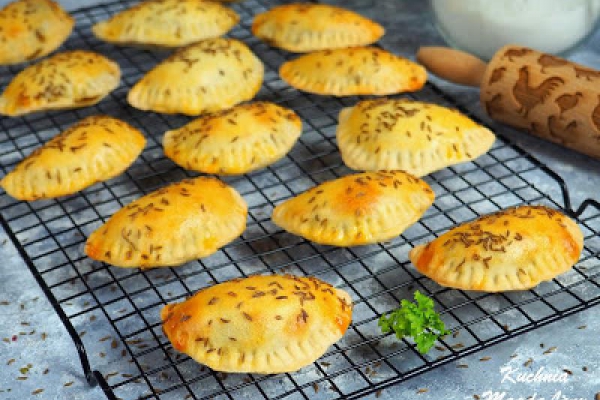 JOGURTOWE PIEROGI Z KAPUSTĄ I GRZYBAMI