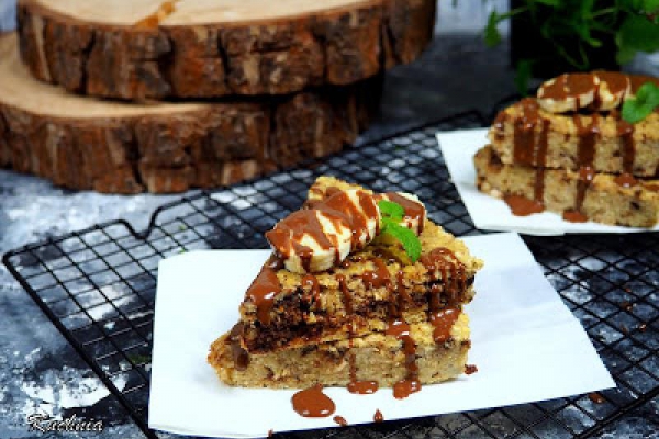 Jaglanka pieczona z bananami