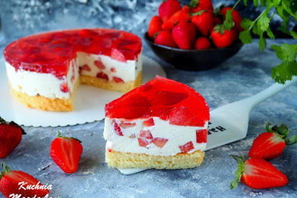 Sernik mascarpone z truskawkami