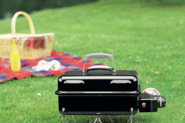 Grillowanie w plenerze z grillem przenośnym + przepisy na mięsa z grilla