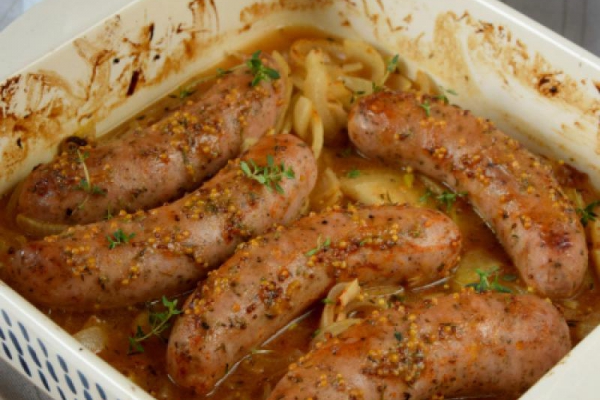 Biała kiełbasa pieczona w piwie