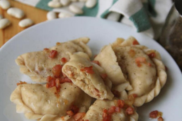 Pierogi z fasolą i boczkiem