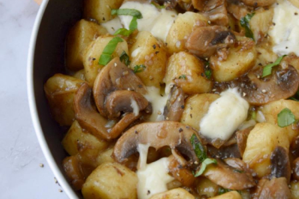 Kopytka z pieczarkami w occie balsamicznym